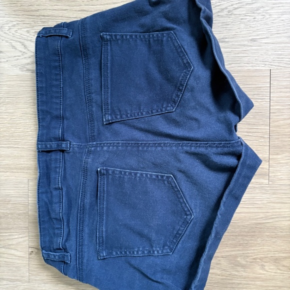 H&M Blue Short - Picture 2 of 4